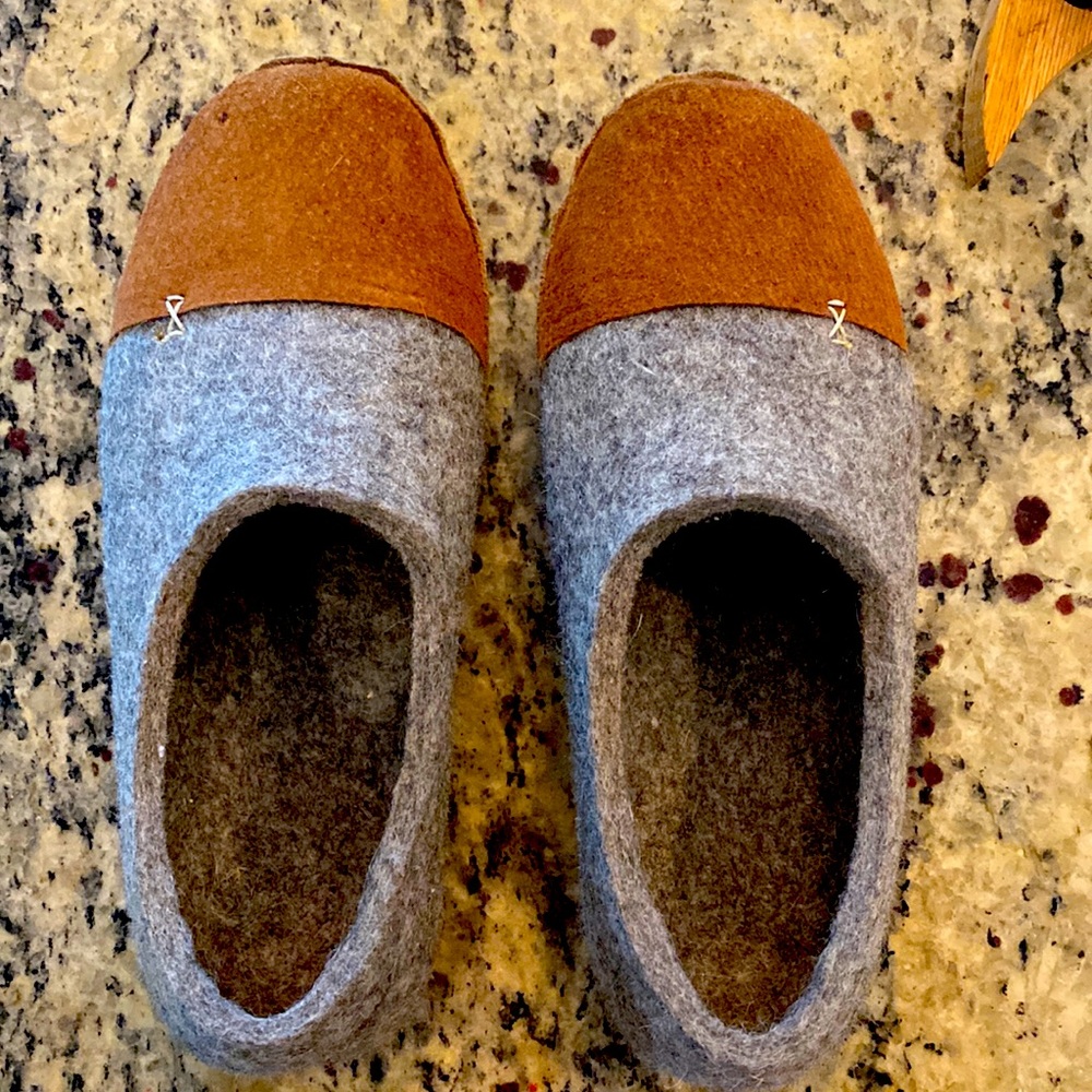 NWOT 💯 % felted wool handmade  Bure Bure Slippers